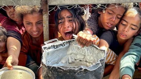 Lage im Überblick: Gaza-Stiftung verteilt erste Hilfen - Hamas fordert Boykott