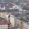 Wohnen als kritischer Kostenfaktor: Jeder Siebte zahlt mehr als den halben Monatslohn für die Miete
