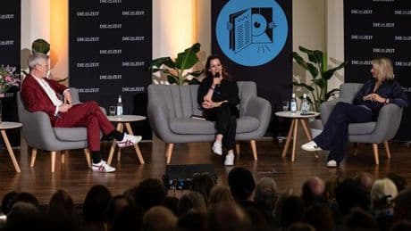 ZEIT Podcast-Tour 2025: Die Lange Nacht der ZEIT in Hamburg und Wien