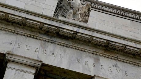 Trump qualifie de «stupide» le président de la Fed, le suspecte d'être «politisé»