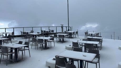 Mayıs ayında yaz turizminin başkentinde kar sürprizi! Lapa lapa yağdı