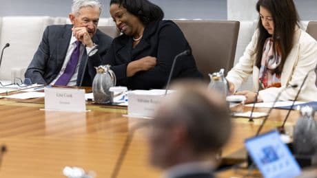 Na Trumps aanval op de Fed reageren de markten slechts ‘nerveus’. Maar kijk een laag dieper, daar zie je de echte schade