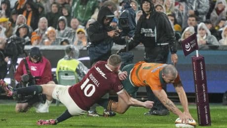 Los Lions no pueden ganar a una Australia en crisis... pero lo celebran