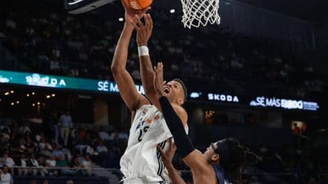Un inconmensurable Tavares y un parcial de 18-1 le dan el primer punto al Real Madrid