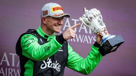 Ausgezeichnet: Pokal egal – Sportler freuen sich über die seltsamsten Trophäen