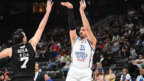 Anadolu Efes, Beşiktaş'ı geriden gelerek mağlup etti!