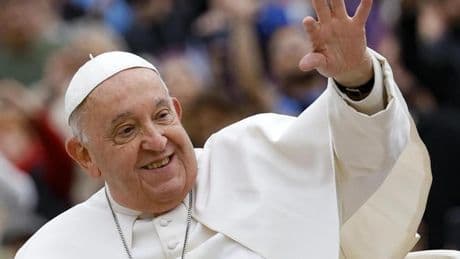 Las televisiones se vuelcan con el funeral del Papa: de Ana Rosa a Matías Prats