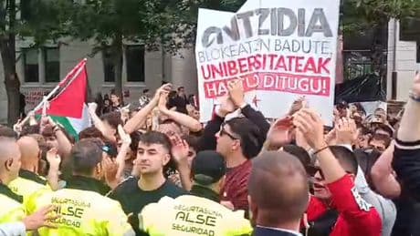 Jóvenes de GKS revientan el acto de inicio de curso de la UPV/EHU