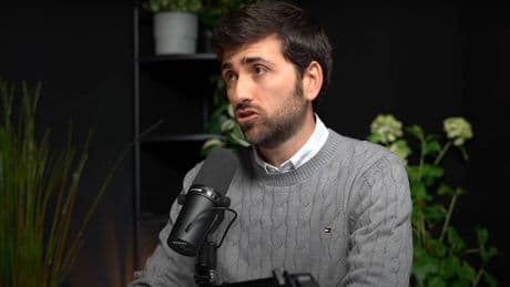 Borja Quiroga, nefrólogo: "Beber entre dos y tres litros de agua al día es un gran mito que me preguntan cada día"