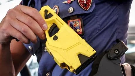 Psicosi taser in Italia: nel mirino il disarmo degli agenti