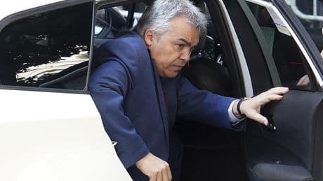 Este presunto delincuente político Santos Cerdán Peugeot