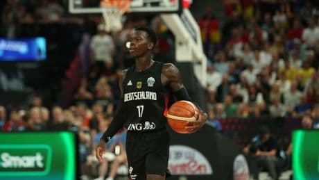 Rassismus bei der EM: Basketball-Kumpel Theis über Schröder: "Hut vor ihm ziehen"