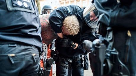 Christopher Street Day: Polizei löst Queer Pride in Berlin auf - Festnahmen