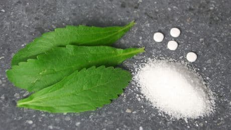 Süßer Geschmack ohne Kalorien: Wie gesund Stevia wirklich ist