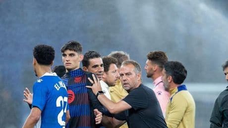 Flick, tras conquistar su primera Liga: "En el Barça hay que ganar, y tres títulos está genial"