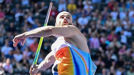 Istaf in Berlin - Weber siegt in Frauen-Schuhen
