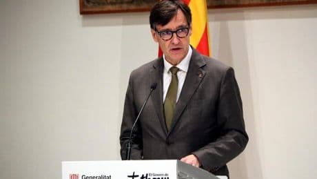 El Govern quita hierro a los cánticos independentistas en un acto de Òmnium con Illa