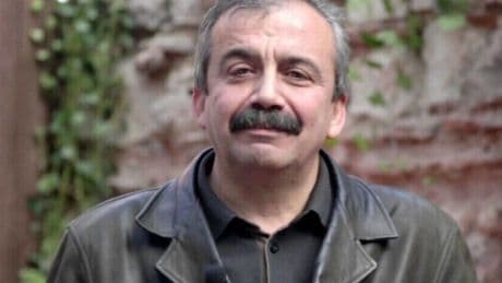 Edebiyatçılardan Önder için açıklama: Sen hepimizin yüreğine barışı yazdın