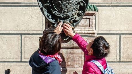 Psychologie: Wie Krisen Aberglauben fördern