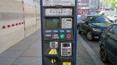 Parkscheinautomat kaputt? So handeln Autofahrer richtig