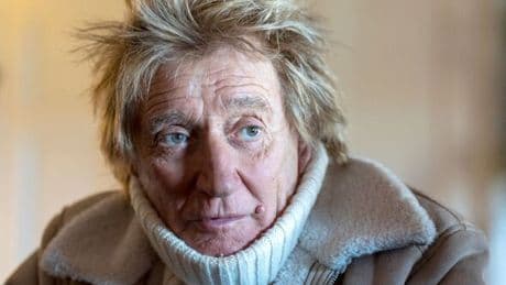 Ministers should ‘hang heads in shame’ after Rod Stewart pays for child in 'blackhole'