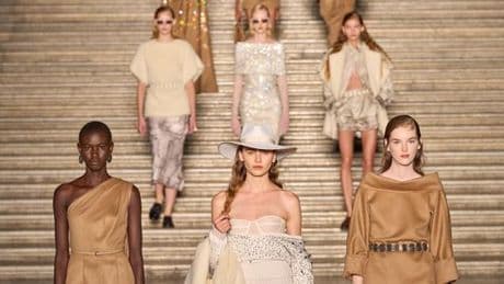 A Naples, la sensualité affirmée selon Max Mara