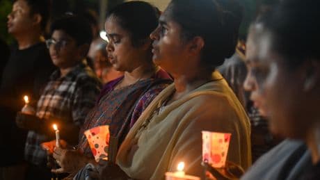Crash d’Air India : les obsèques des victimes de l’accident du Boeing 787 débutent ce dimanche