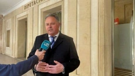 Envenenan al perro del alcalde de Paterna del Campo tras suspender un evento taurino: "Enfermos"