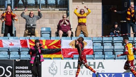 Dundee 1 Motherwell 2: Ten-man Steelmen secure Premiership safety with late winner