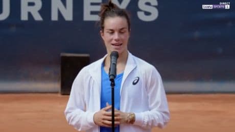 «C’est la première fois que je fais un discours, soyez indulgent»: en vidéo, la réaction de Loïs Boisson après son premier titre