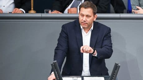 Kolumne „Hanks Welt“: Zwischen „Zukunftsinvestition“ und „Pakt mit dem Teufel“