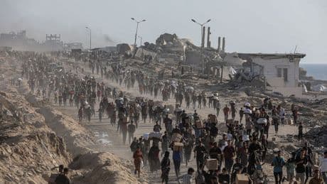 Gaza-Krieg: Palästinenser: Israel greift Menge bei Gaza-Hilfszentrum an