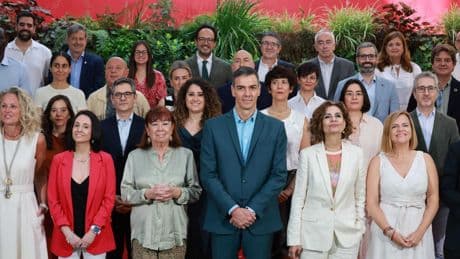La catalana Mínguez debuta como portavoz del PSOE y niega el “viaje al centro” del PP: “Es un volantazo ultra”