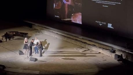 Nan Goldin électrise le Théâtre antique d’Arles en dénonçant la guerre à Gaza : « 70 000 Palestiniens sont morts. Alors quels sont ceux dont les vies comptent ? »