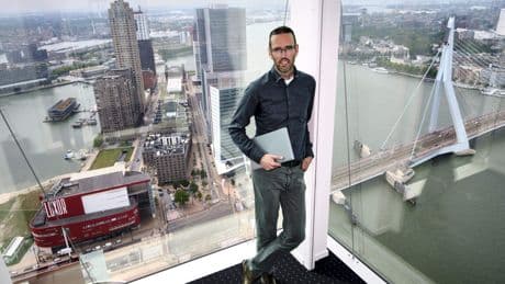 Verkeersregisseur Peter zorgt dat regio Rotterdam niet dichtslibt door wegwerk: ’Als het goed is, werken we in de schaduw’
