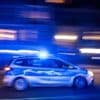 Schütze feuert mit Schreckschusswaffe auf Mitarbeiter: Unbekannter überfällt Schnellrestaurant in Berlin und flieht