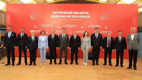 Fikret Bila: Belediyelere yapılan operasyonlar, Türkiye Cumhuriyeti’ni kuran CHP'yi sindiremez!