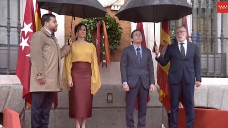 Ayuso preside el acto institucional del 2 de Mayo en la Puerta del Sol, en directo