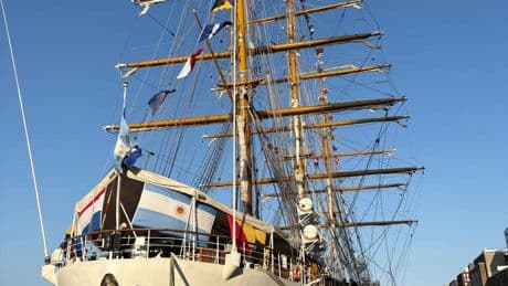 SAIL Amsterdam lijkt stiekem begonnen op marineschip Libertad uit Argentinië