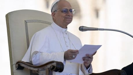 Léon XIV invoque le curé d’Ars, sainte Thérèse de Lisieux et saint Jean Eudes pour les catholiques de France