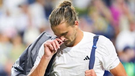 „Bei mir dreht sich alles“ – Zverev verliert völlig entkräftet