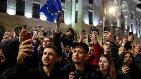 De Reino Unido a Rumanía: los nacionalistas son cada vez más fuertes en Europa, pero el centro aguanta bien sus golpes
