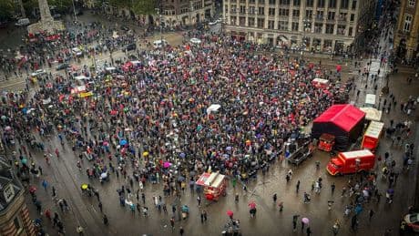 Demonstratie in Amsterdam tegen populisme en verdeeldheid