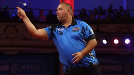 Jermaine Wattimena emotioneel na eerste PDC-titel: ’Ik heb er eindelijk één!’