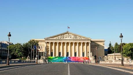 « Enlaidissement », « gabegie » : le projet du pavillon d’accueil du public de l’Assemblée fait scandale