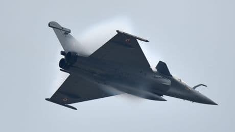 India and Pakistan are fighting with a mixed bag of foreign-made fighter jets. The aircraft kills are being counted.