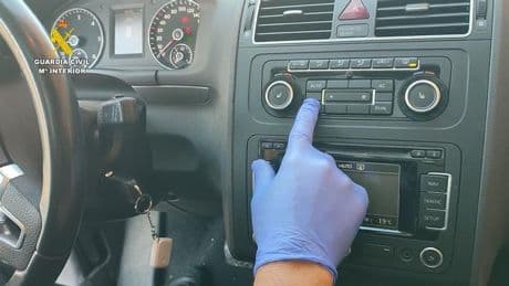 Como una caja fuerte: un hombre ocultaba droga en su coche gracias a un avanzado sistema electrónico