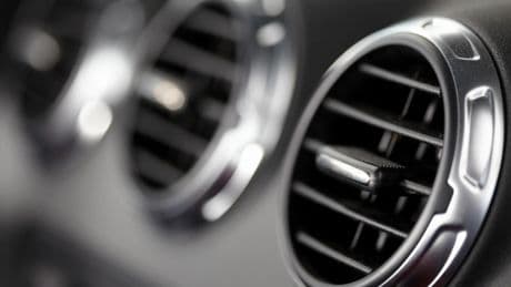 ¿Qué pasa si se apaga el coche y tienes el aire acondicionado encendido?
