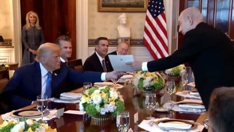 Washington: Benjamin Netanyahu besucht Donald Trump, der inszeniert sich als Friedensstifter
