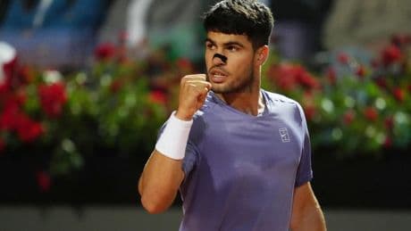 Carlos Alcaraz solventa por la vía rápida su trámite ante Djere y obtiene el billete a los octavos de final del Masters de Roma